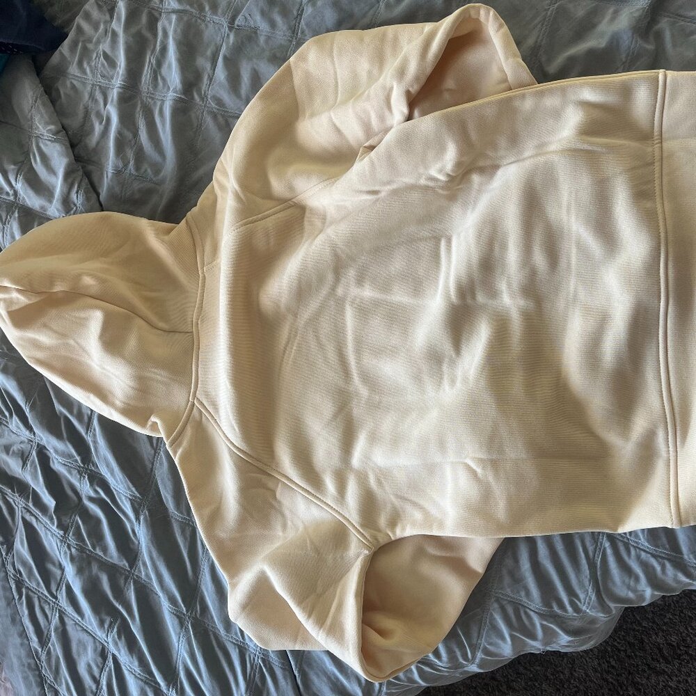 1977 Essentials - Picture 2 of 3